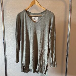 Olive Green V-Neck Long Sleeve Top